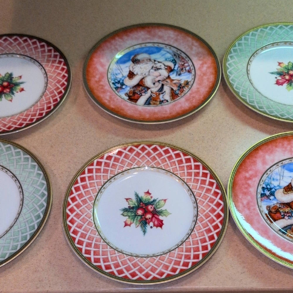 Fitz And Floyd NWT Holiday Christmas Dishes. Winter Holiday Pattern.
